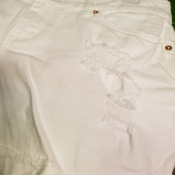 white jean shorts - Picture 5 of 7